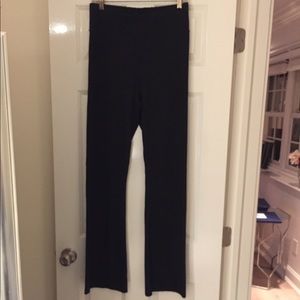 Super flattering black yoga bootcut workout pant M